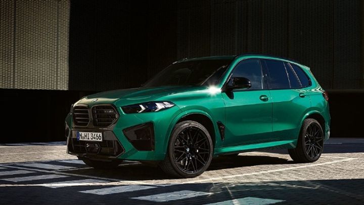 BMW X5 M Automobile. von der Seite